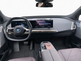 BMW iX xDrive40 = Sport Package= Sky Lounge Гаранция, снимка 6 - Автомобили и джипове - 45728747