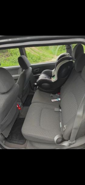 Kia Carens 1.6 газ, снимка 9