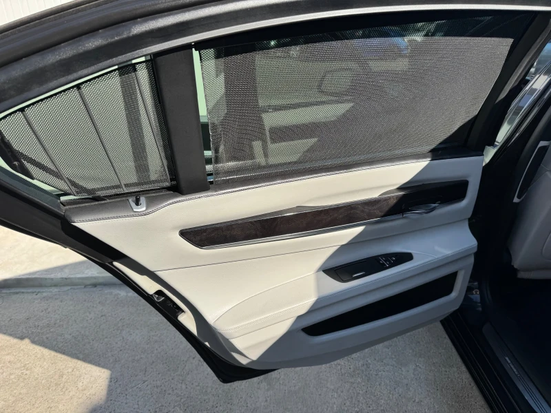 BMW 750 X-DRIV L LONG, снимка 11 - Автомобили и джипове - 45242084