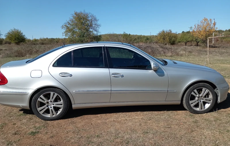 Mercedes-Benz E 270, снимка 2 - Автомобили и джипове - 47668989