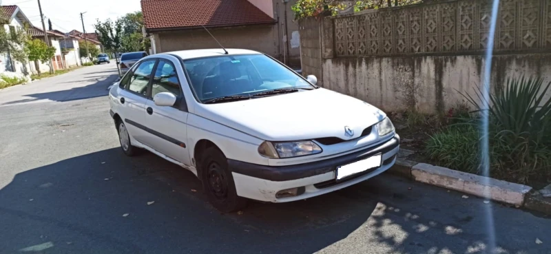 Renault Laguna 1.8 Теглич /Газ нова, снимка 1 - Автомобили и джипове - 48201376