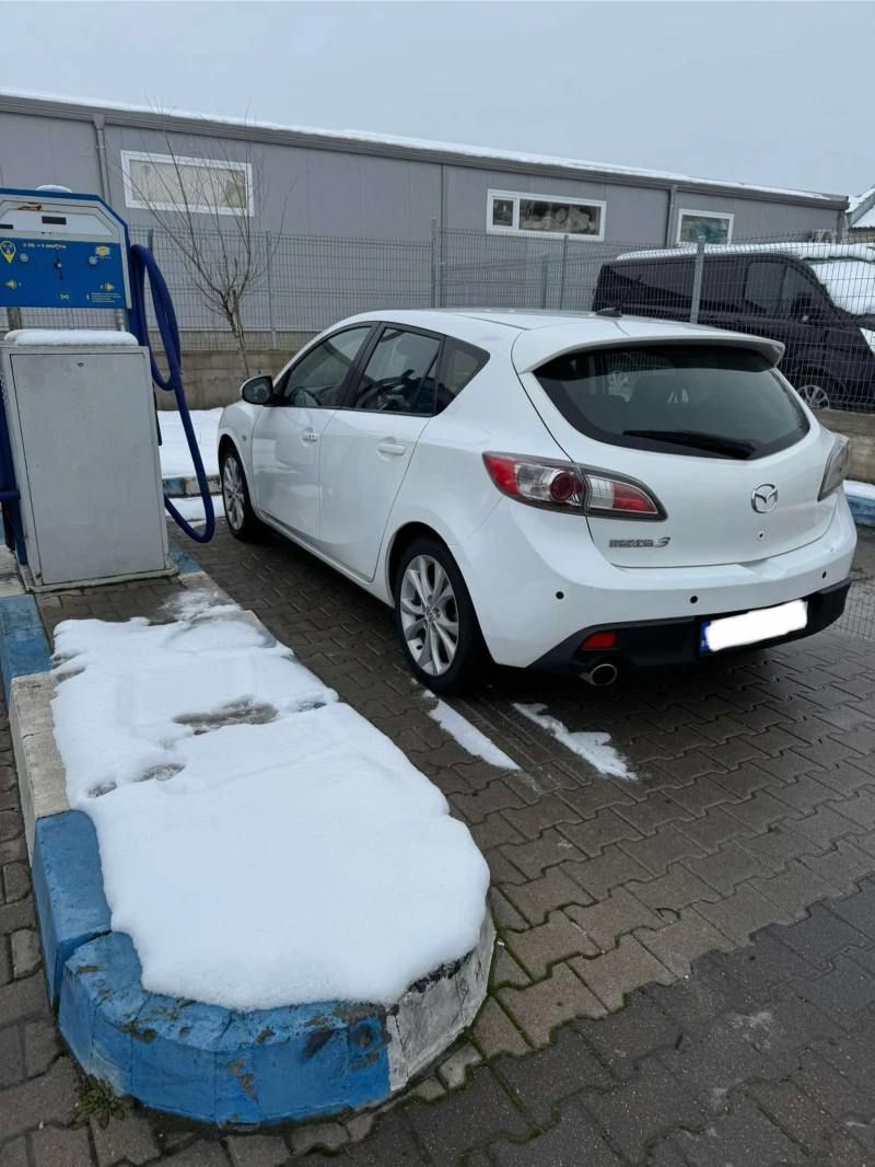 Mazda 3, снимка 11 - Автомобили и джипове - 48680023