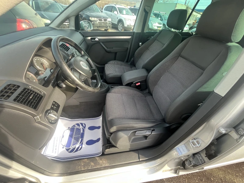 VW Touran 2.0 TDI 7 МЕСТА, снимка 8 - Автомобили и джипове - 48689684