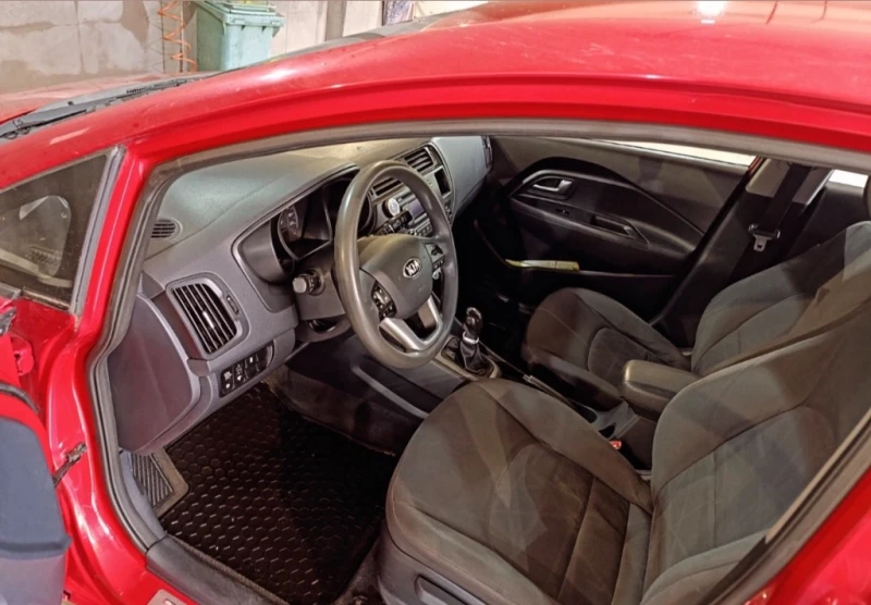 Kia Rio 1.1, снимка 6 - Автомобили и джипове - 52326713