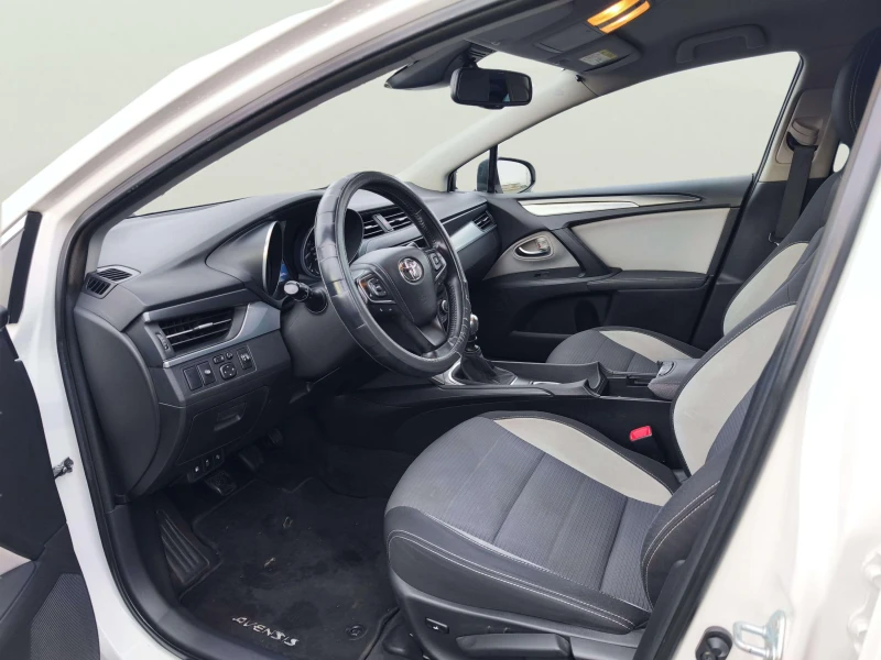 Toyota Avensis 1.6, снимка 7 - Автомобили и джипове - 52473597