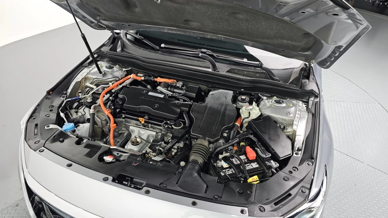 Honda Accord 10th Generation 2.0 Hybrid, снимка 5 - Автомобили и джипове - 52632147