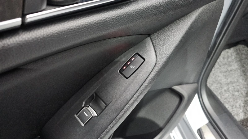 Honda Accord 10th Generation 2.0 Hybrid, снимка 15 - Автомобили и джипове - 52632147