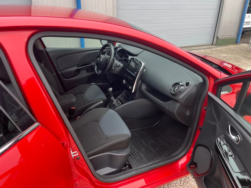Renault Clio, снимка 4 - Автомобили и джипове - 52787330