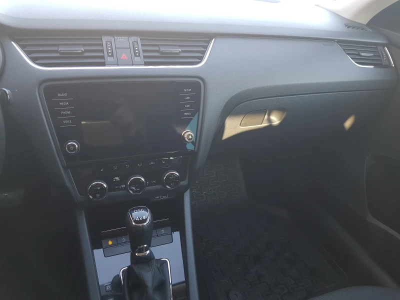 Skoda Octavia, снимка 7 - Автомобили и джипове - 53211639