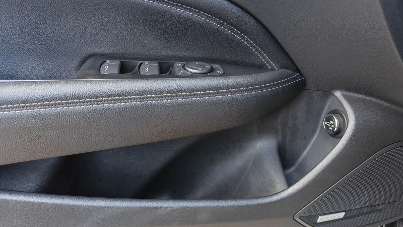 Opel Insignia, снимка 12 - Автомобили и джипове - 53397504