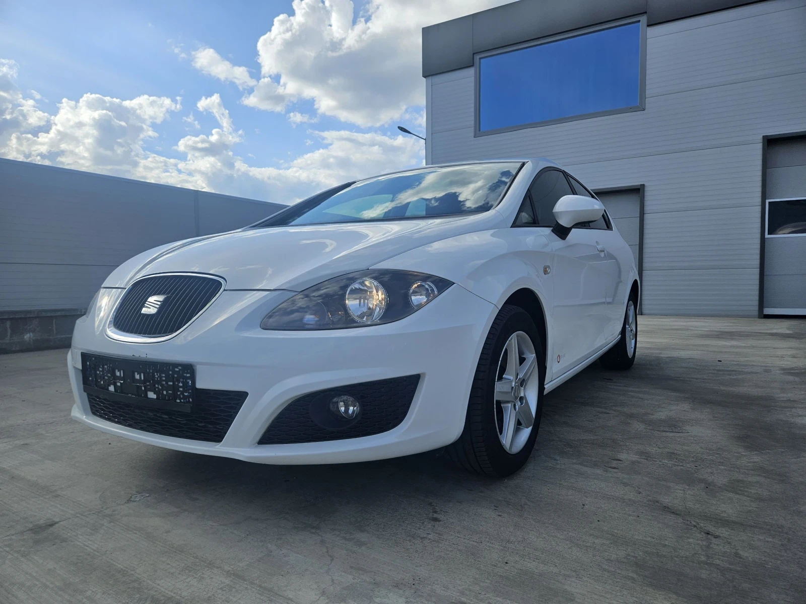 Seat Leon 1.6 TDI / 105 К. С.  COPA - изображение 2