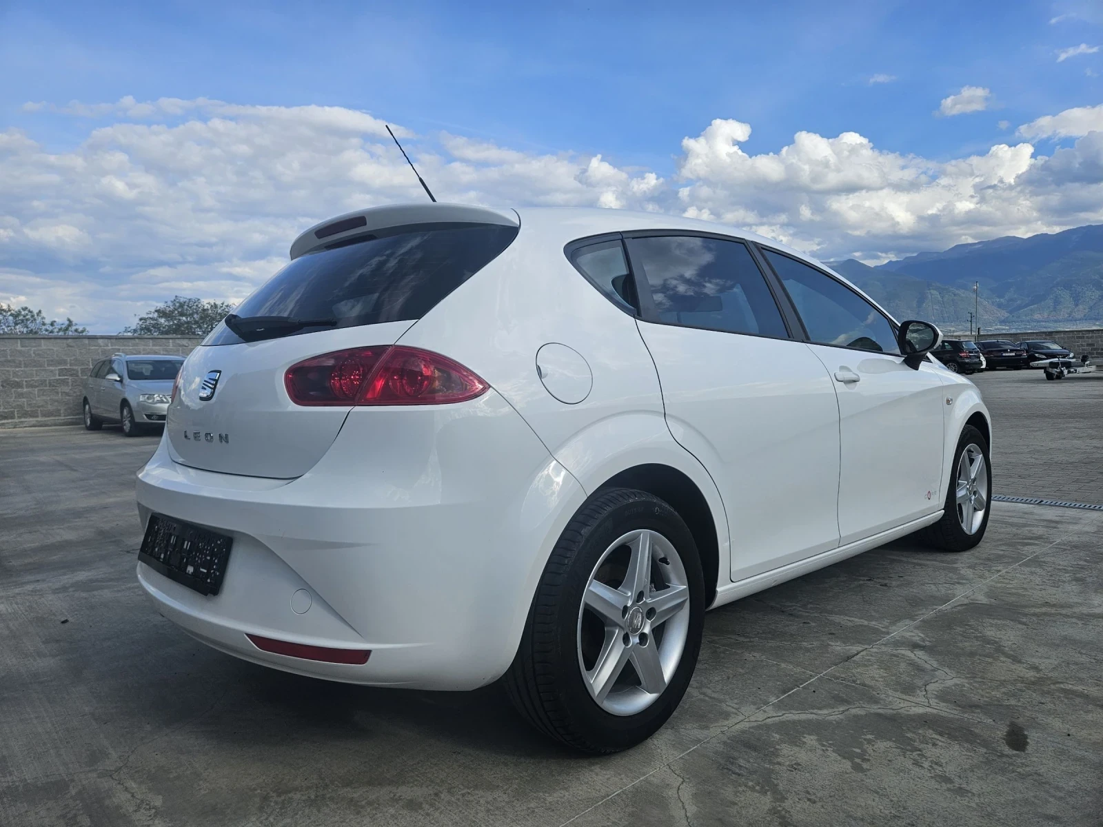 Seat Leon 1.6 TDI / 105 К. С.  COPA - изображение 6