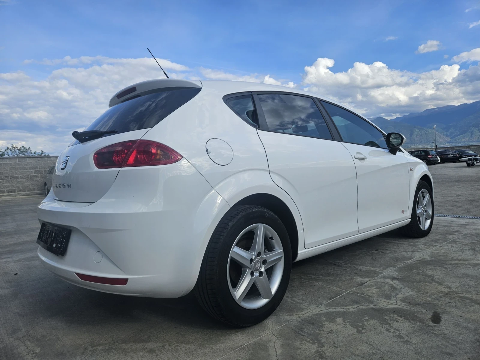 Seat Leon 1.6 TDI / 105 К. С.  COPA - изображение 5