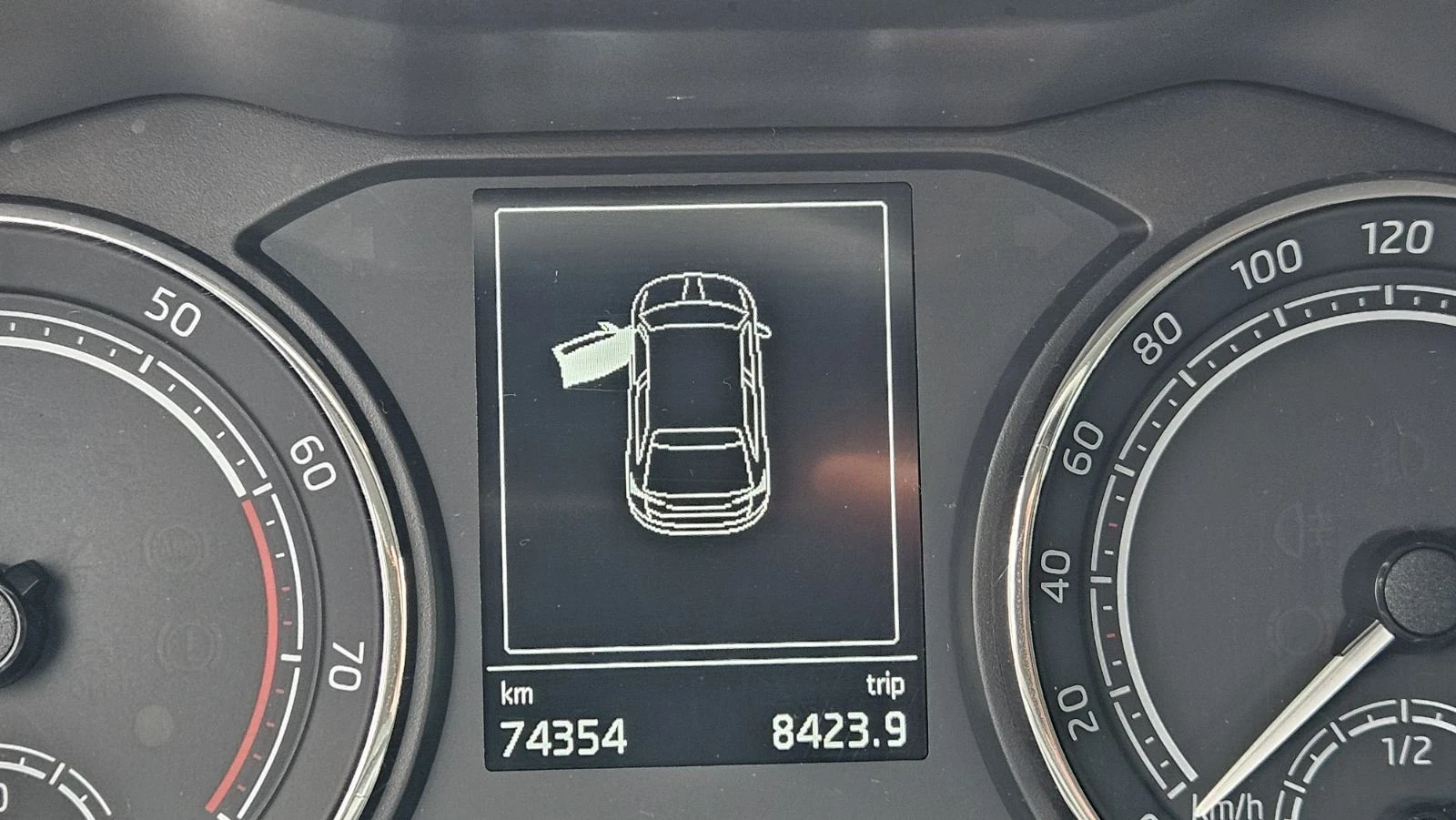 Skoda Scala Гаранционен. 74355 км. - изображение 4