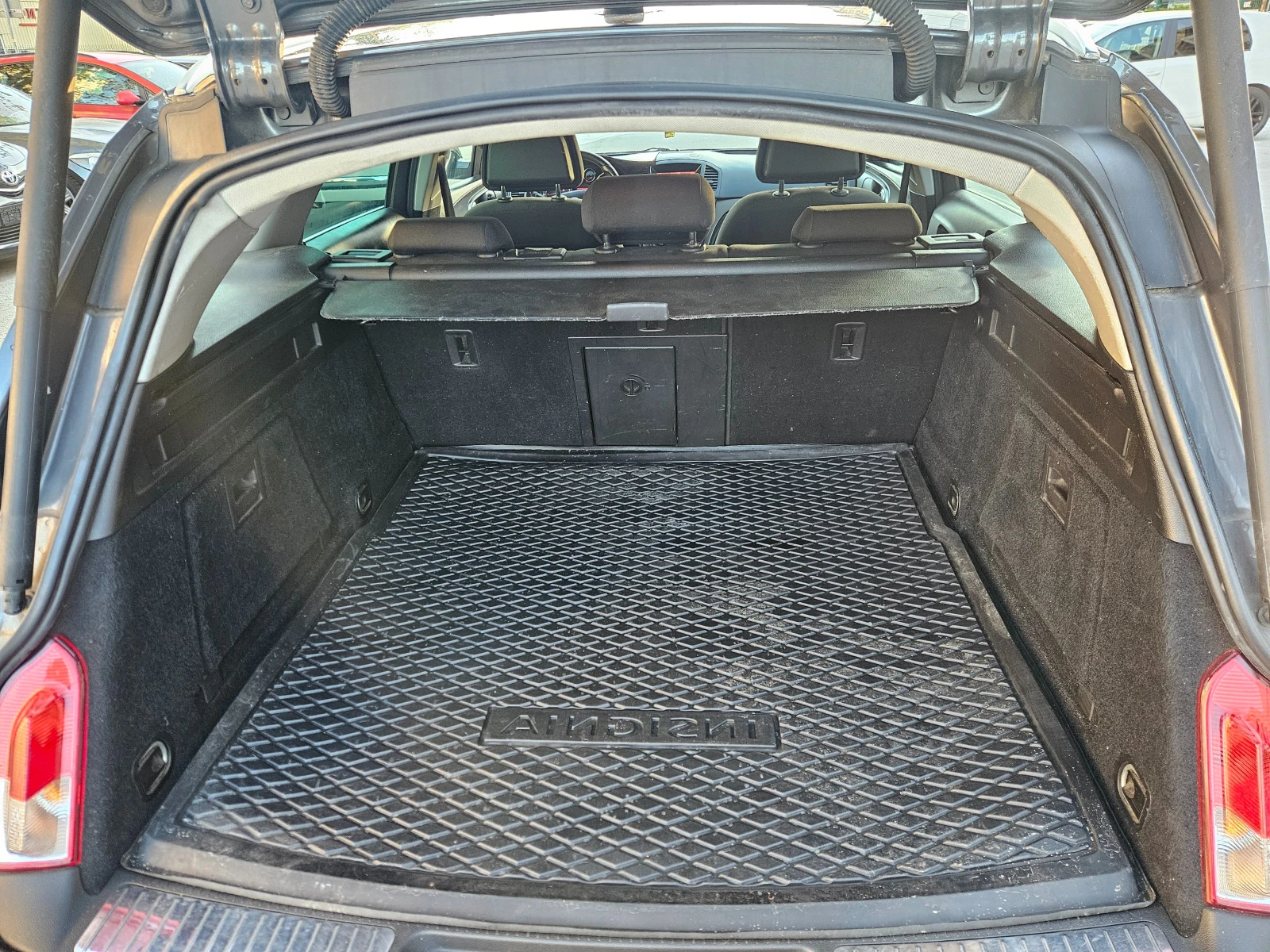 Opel Insignia 1.8 - изображение 10