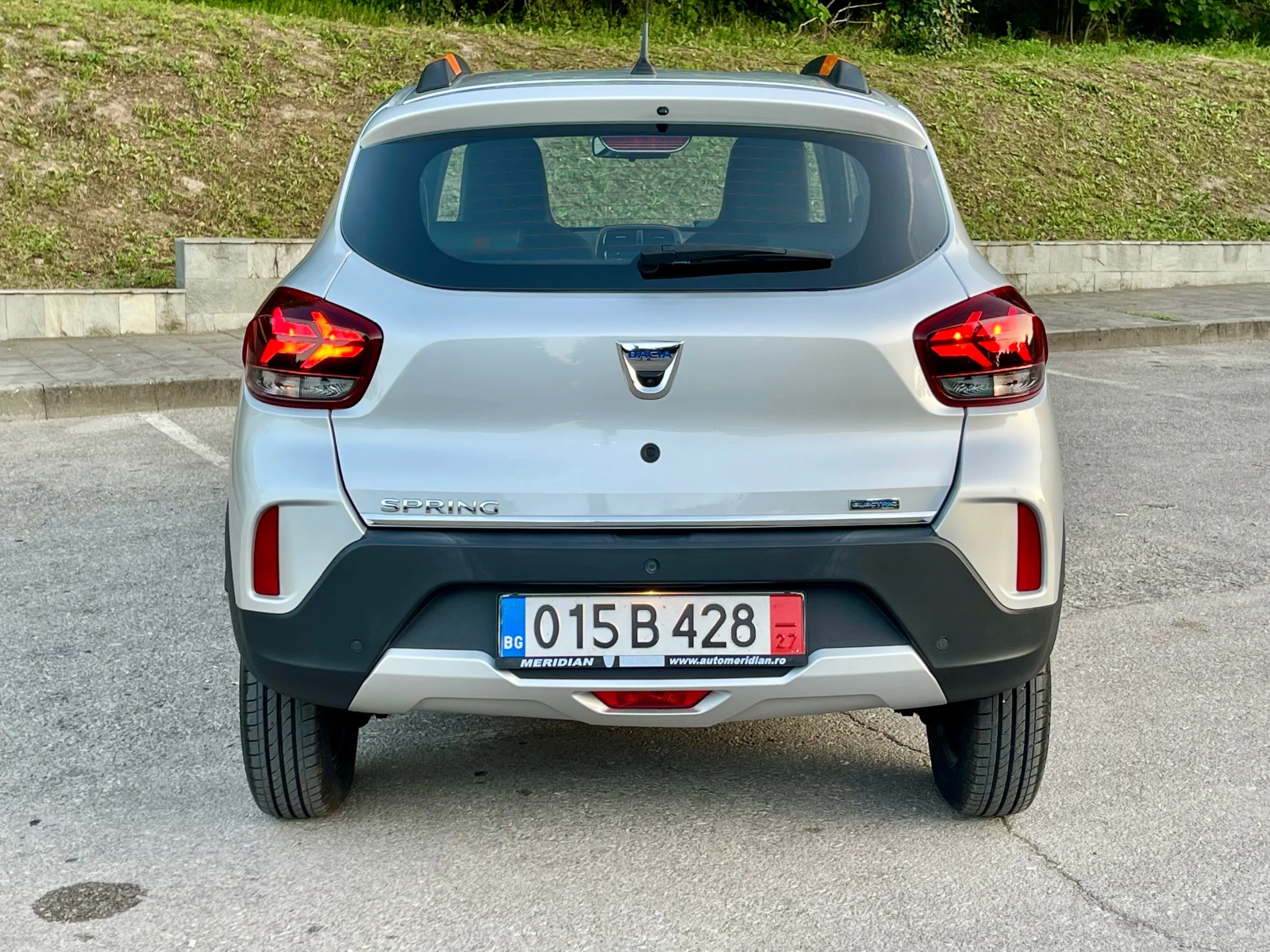 Dacia Spring Comfort Plus* CCS* В Гаранция* Лизинг*  - изображение 3