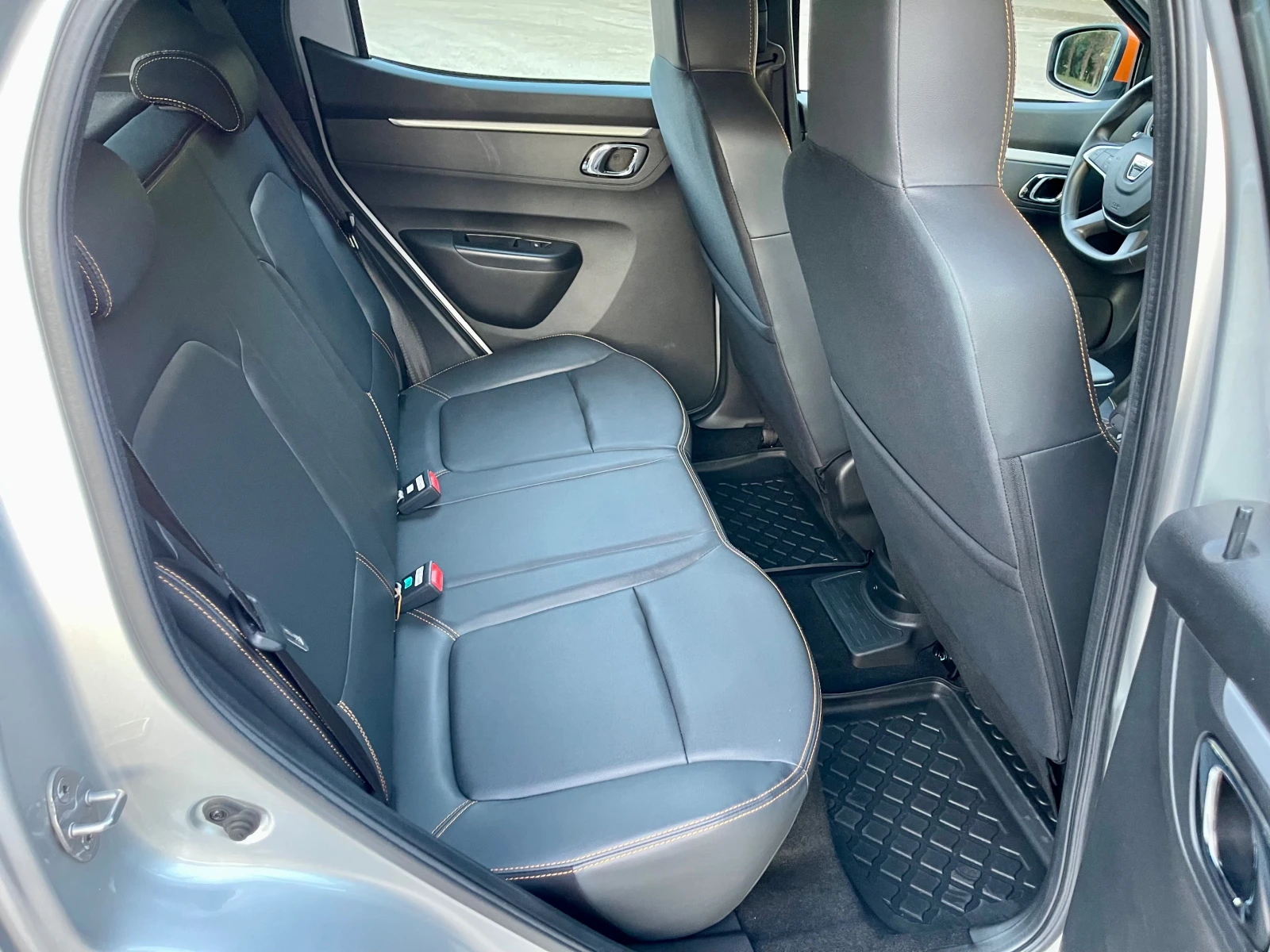 Dacia Spring Comfort Plus* CCS* В Гаранция* Лизинг*  - изображение 9