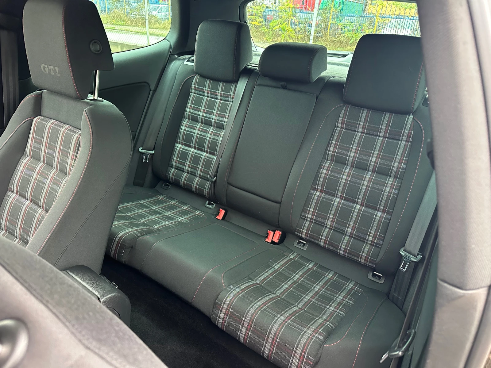 VW Golf 2.0TSI GTI | Mobile.bg   14