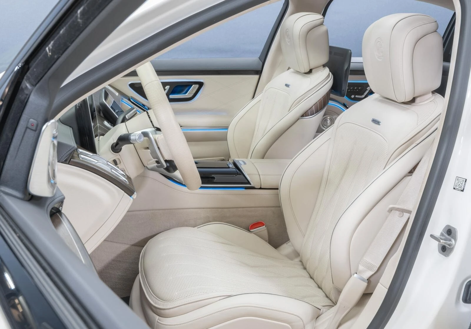 Mercedes-Benz S 63 AMG E-PERFORMANCE CARBON BURMESTER 4D FIRST CLASS - изображение 6