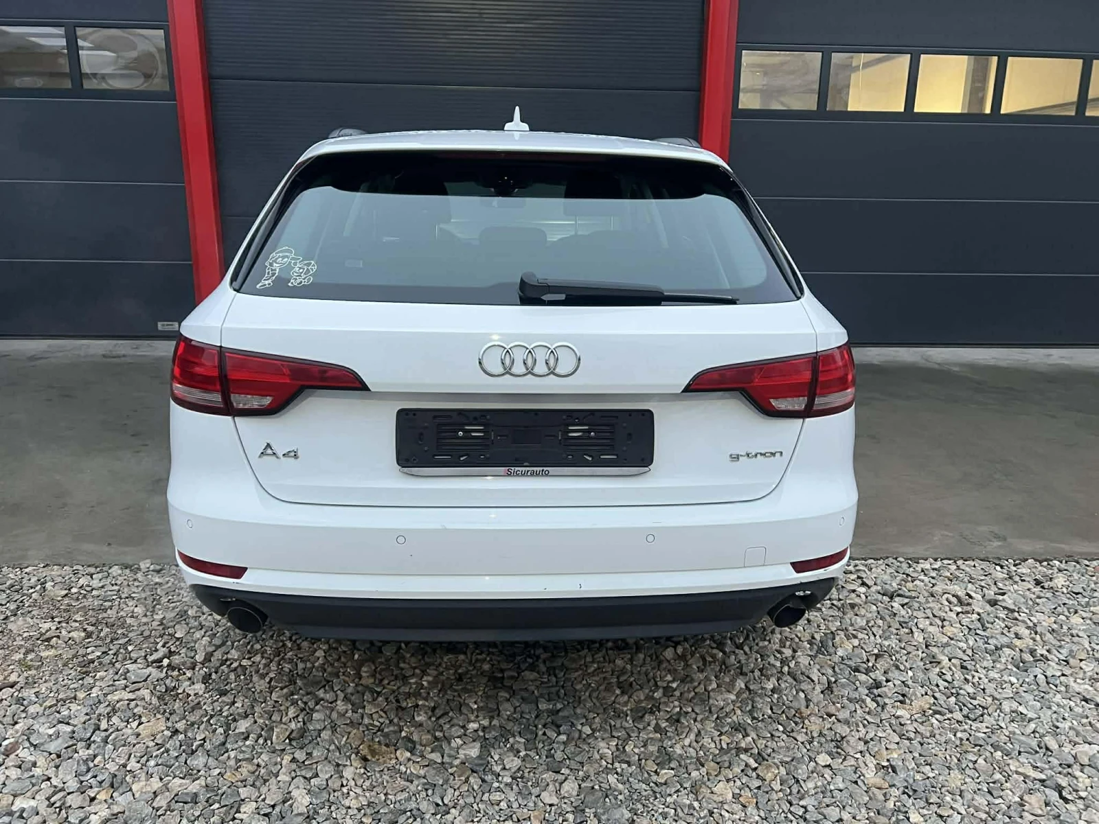 Audi A4 G-TRON 2.0 TFSI, снимка 12 - Автомобили и джипове - 53713958