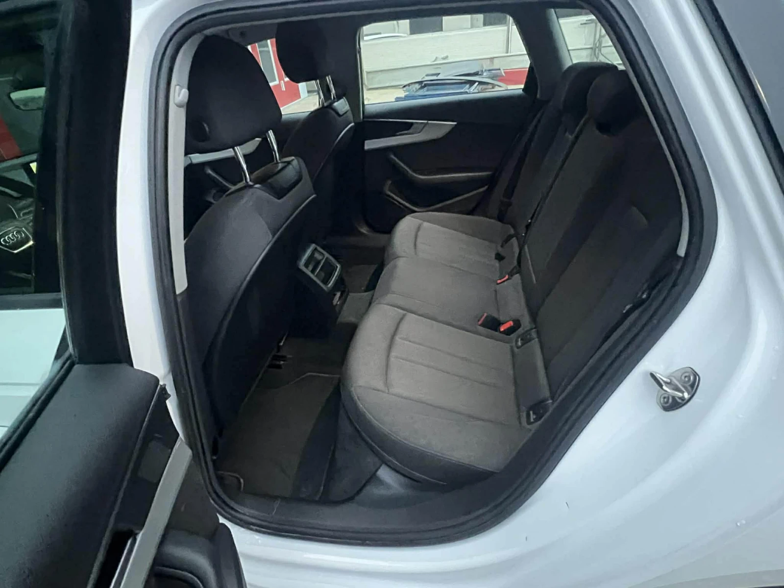 Audi A4 G-TRON 2.0 TFSI, снимка 5 - Автомобили и джипове - 53713958