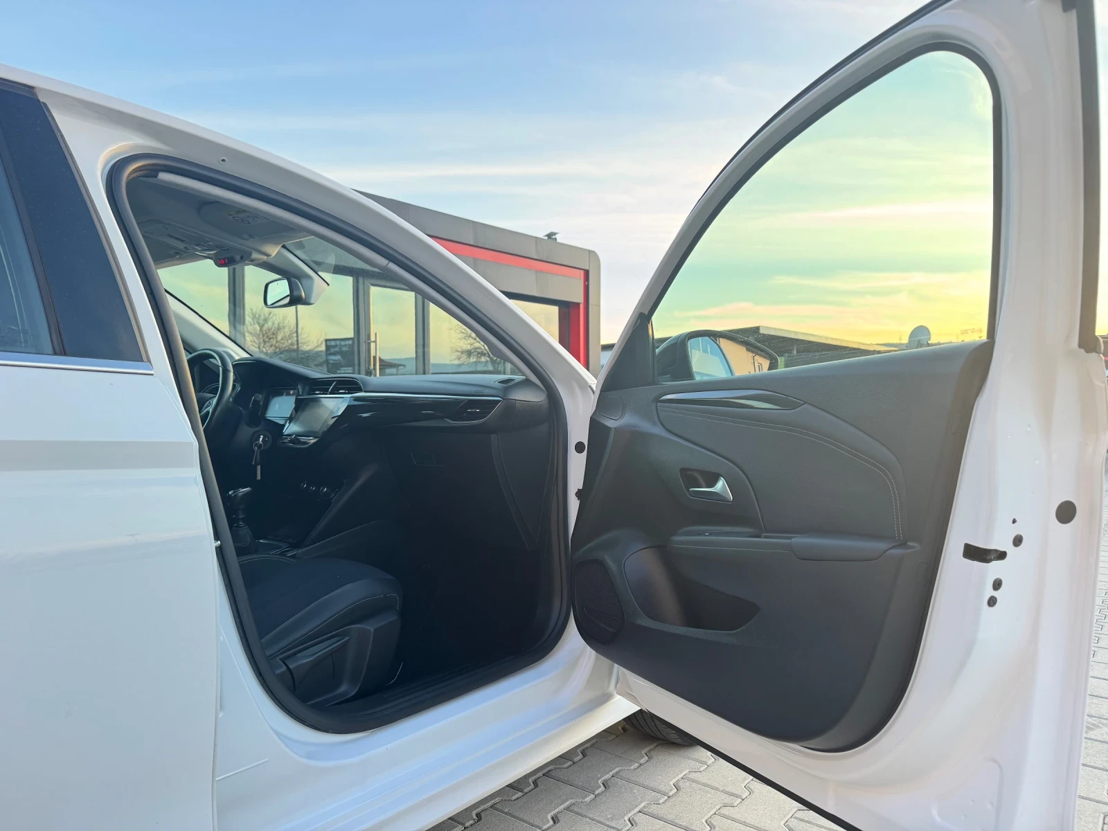 Opel Corsa 1.5CDTI NOVA ELEGANCE, снимка 14 - Автомобили и джипове - 53726792