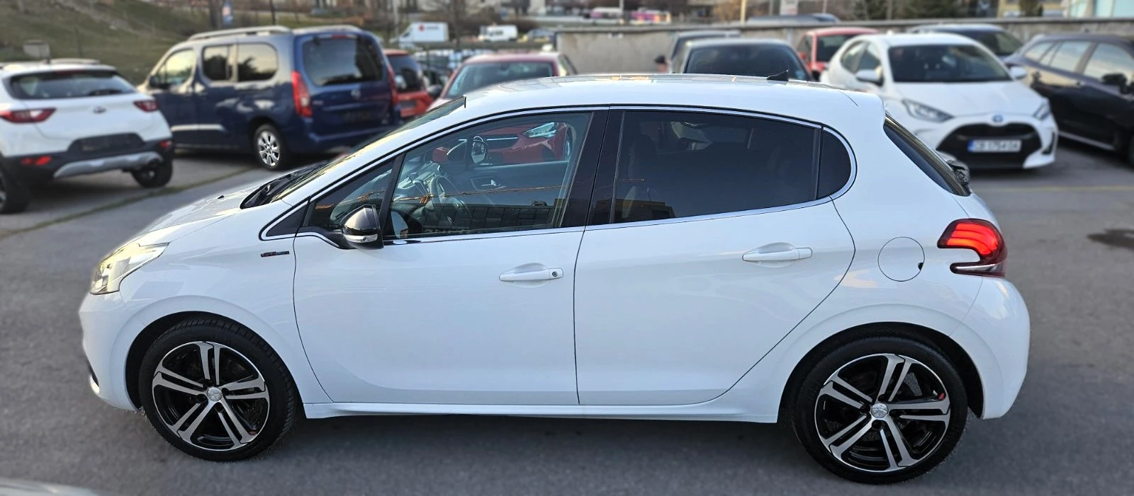 Peugeot 208 1, 6hdi 120hp GTLine , снимка 4 - Автомобили и джипове - 53795666