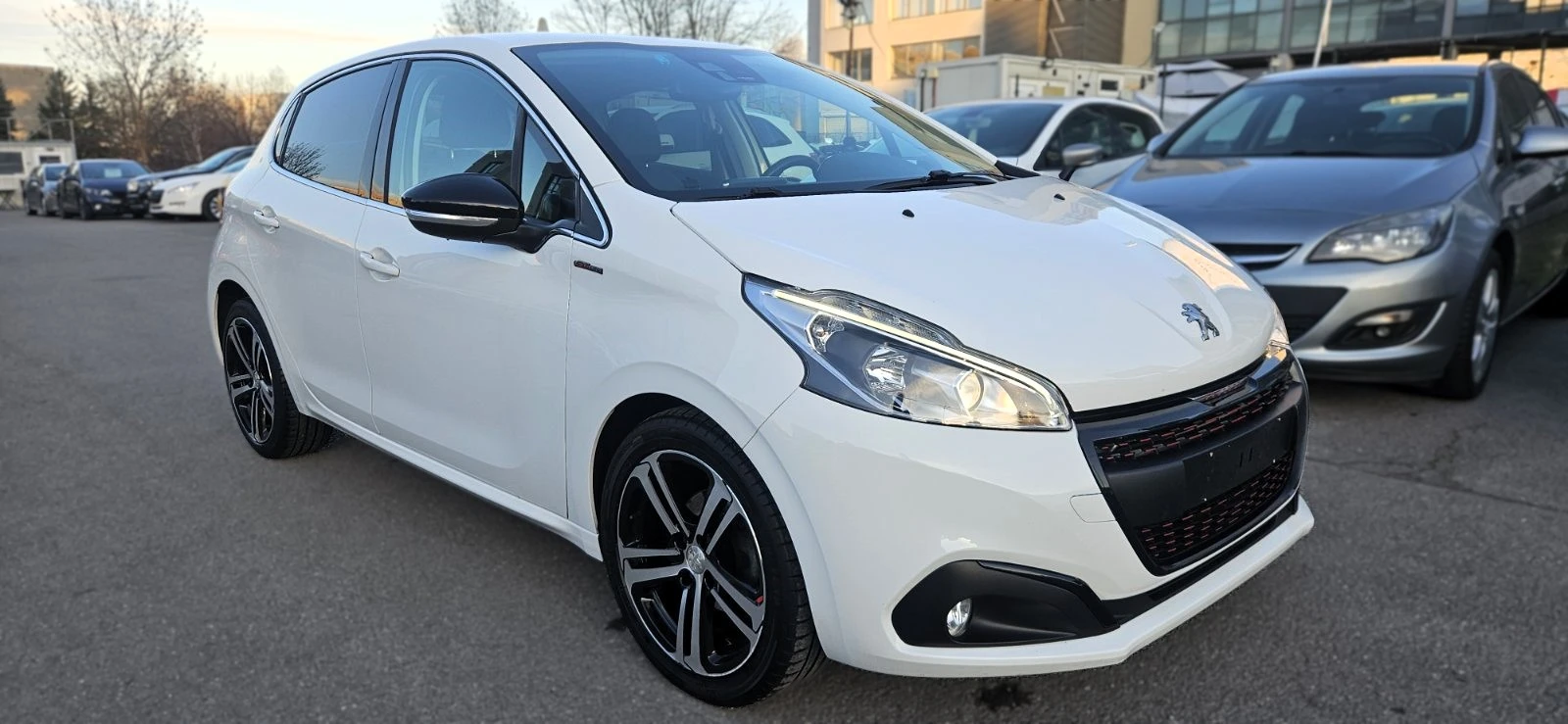 Peugeot 208 1, 6hdi 120hp GTLine , снимка 2 - Автомобили и джипове - 53795666