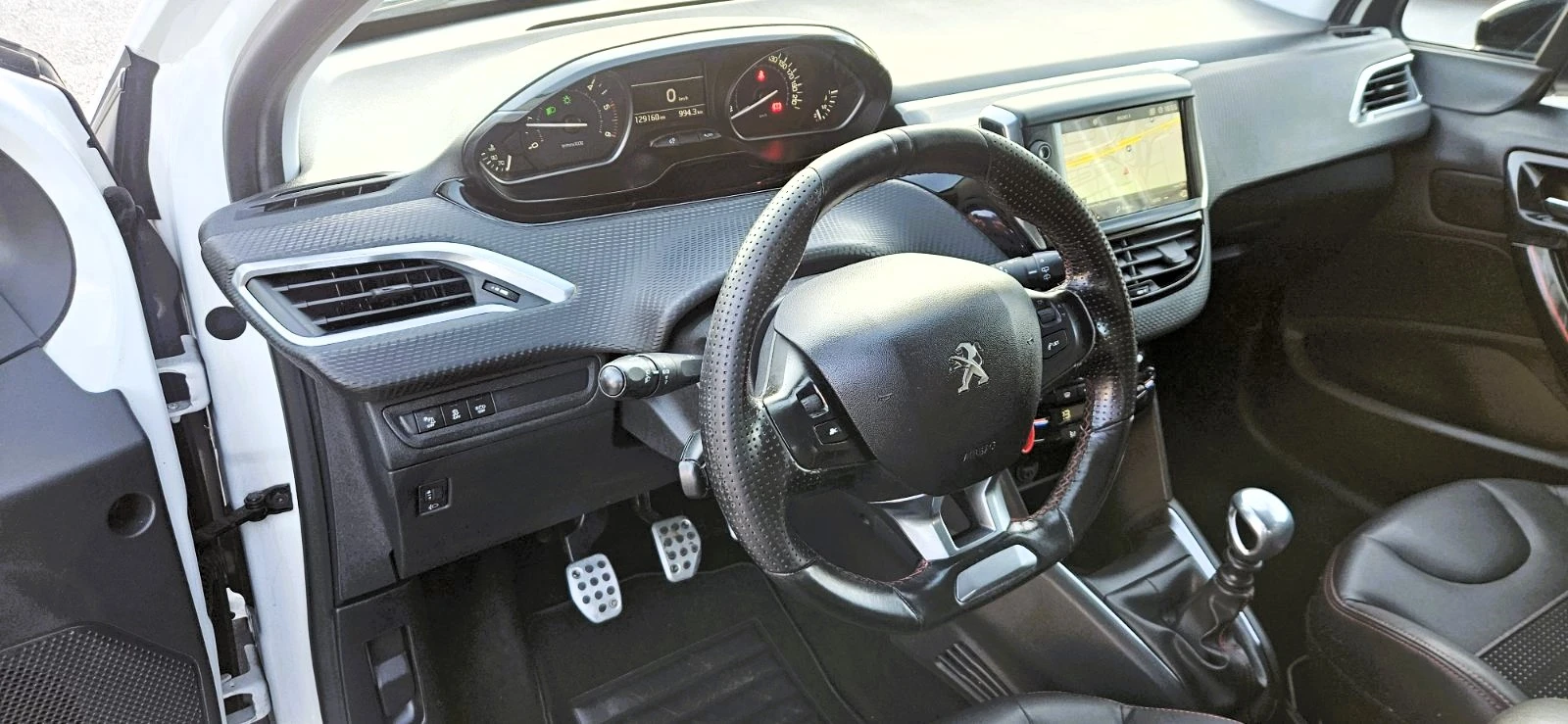 Peugeot 208 1, 6hdi 120hp GTLine , снимка 9 - Автомобили и джипове - 53795666