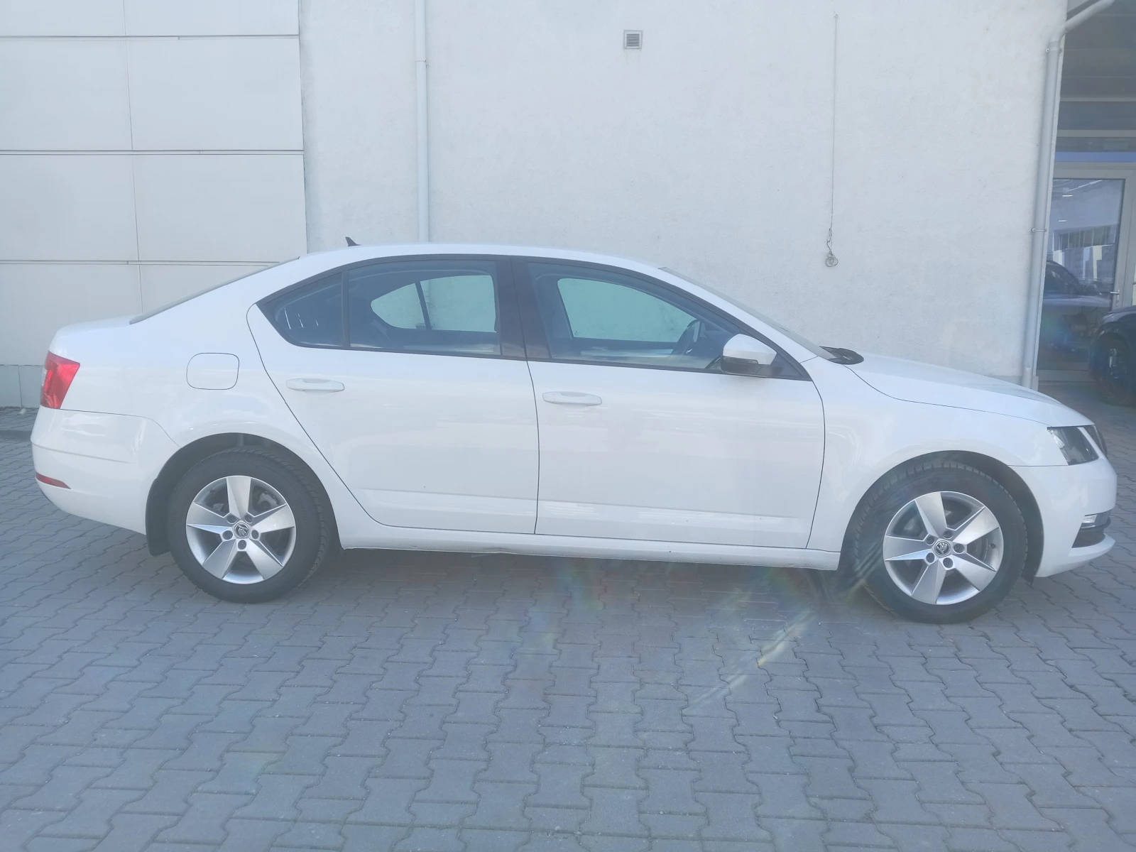 Skoda Octavia 1.6TDI , снимка 5 - Автомобили и джипове - 54148622