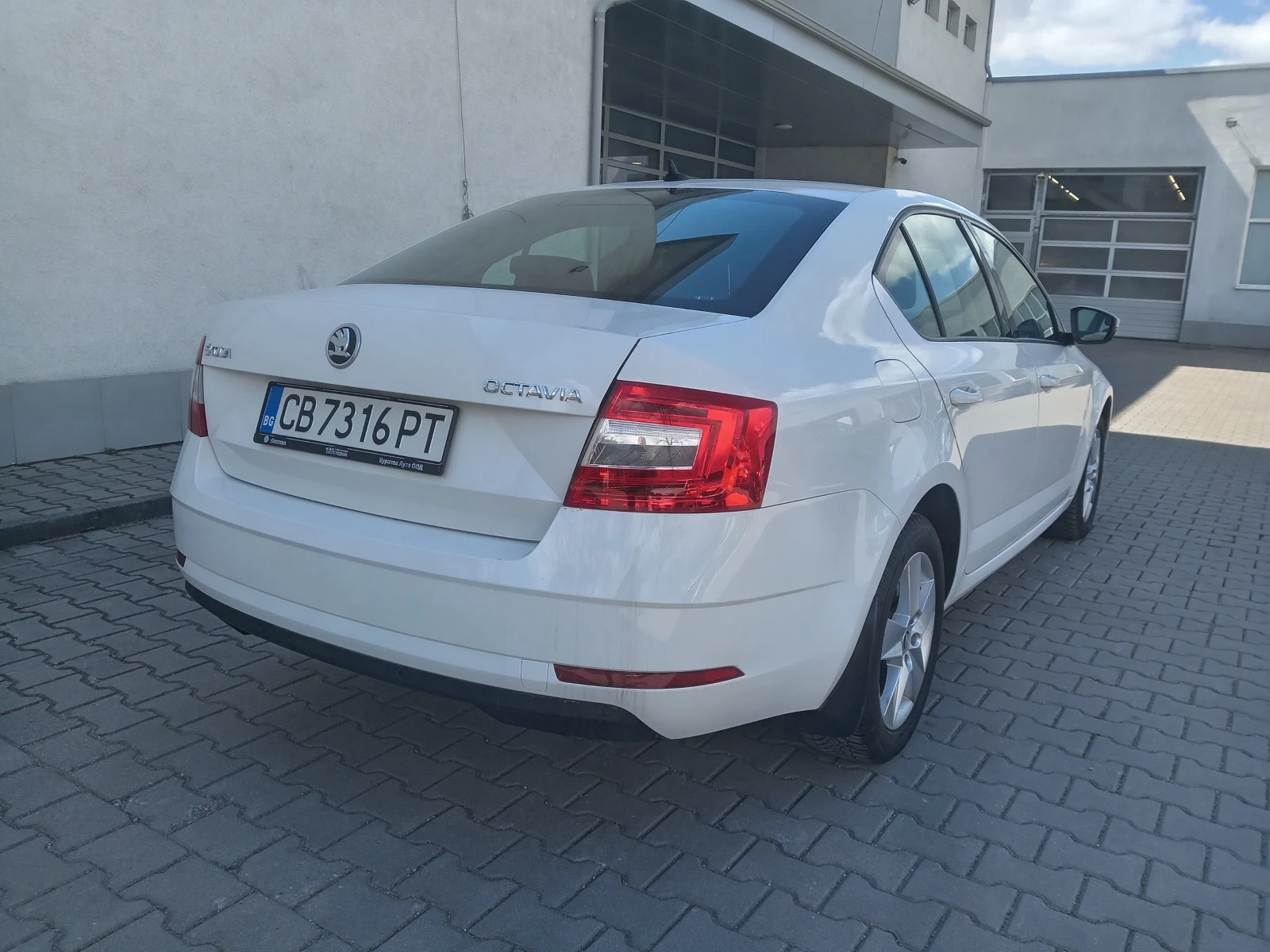 Skoda Octavia 1.6TDI , снимка 3 - Автомобили и джипове - 54148622