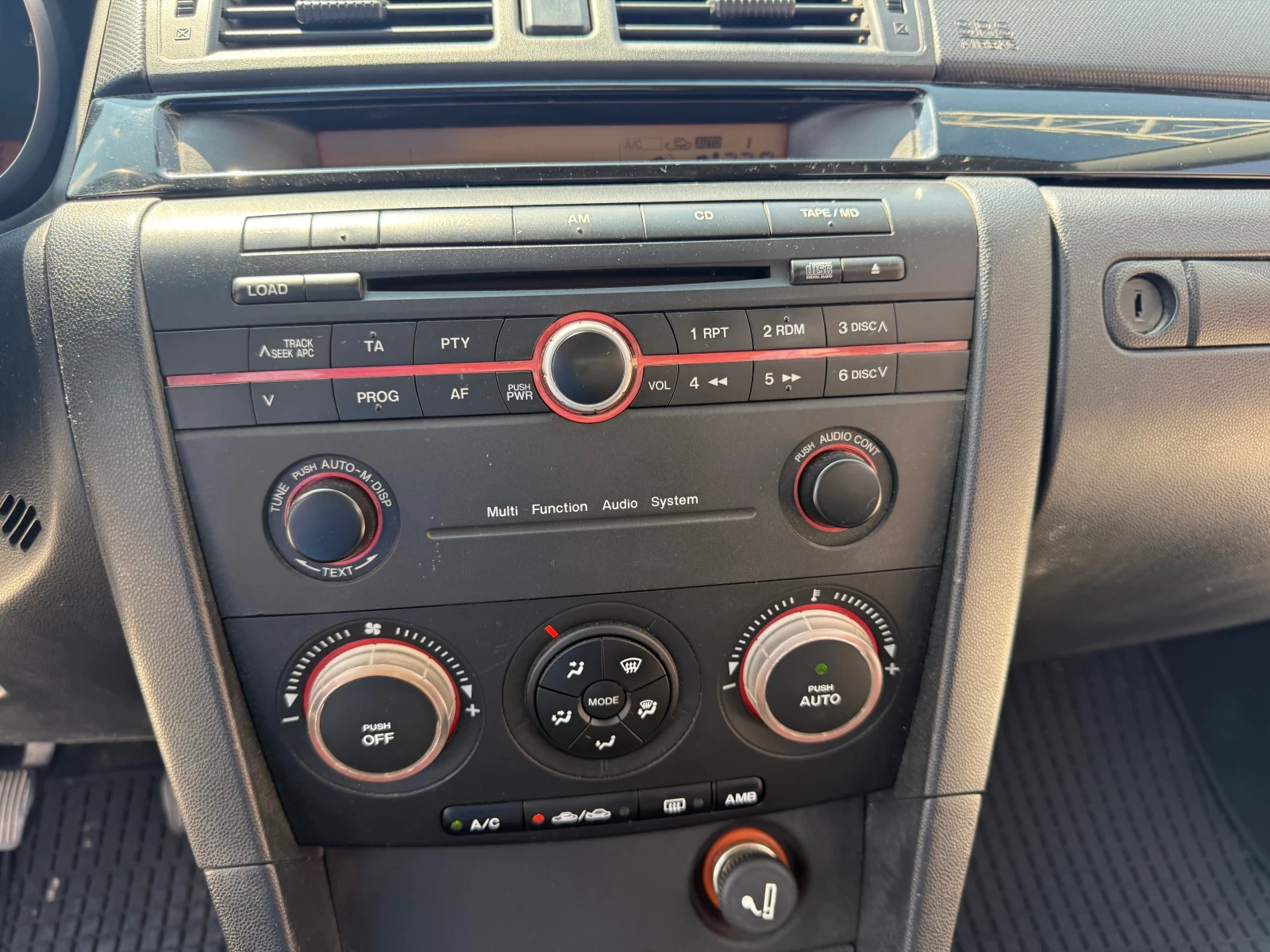 Mazda 3 1.6 БЕНЗИН#ВСИЧКО ПЛАТЕНО , снимка 14 - Автомобили и джипове - 55604152