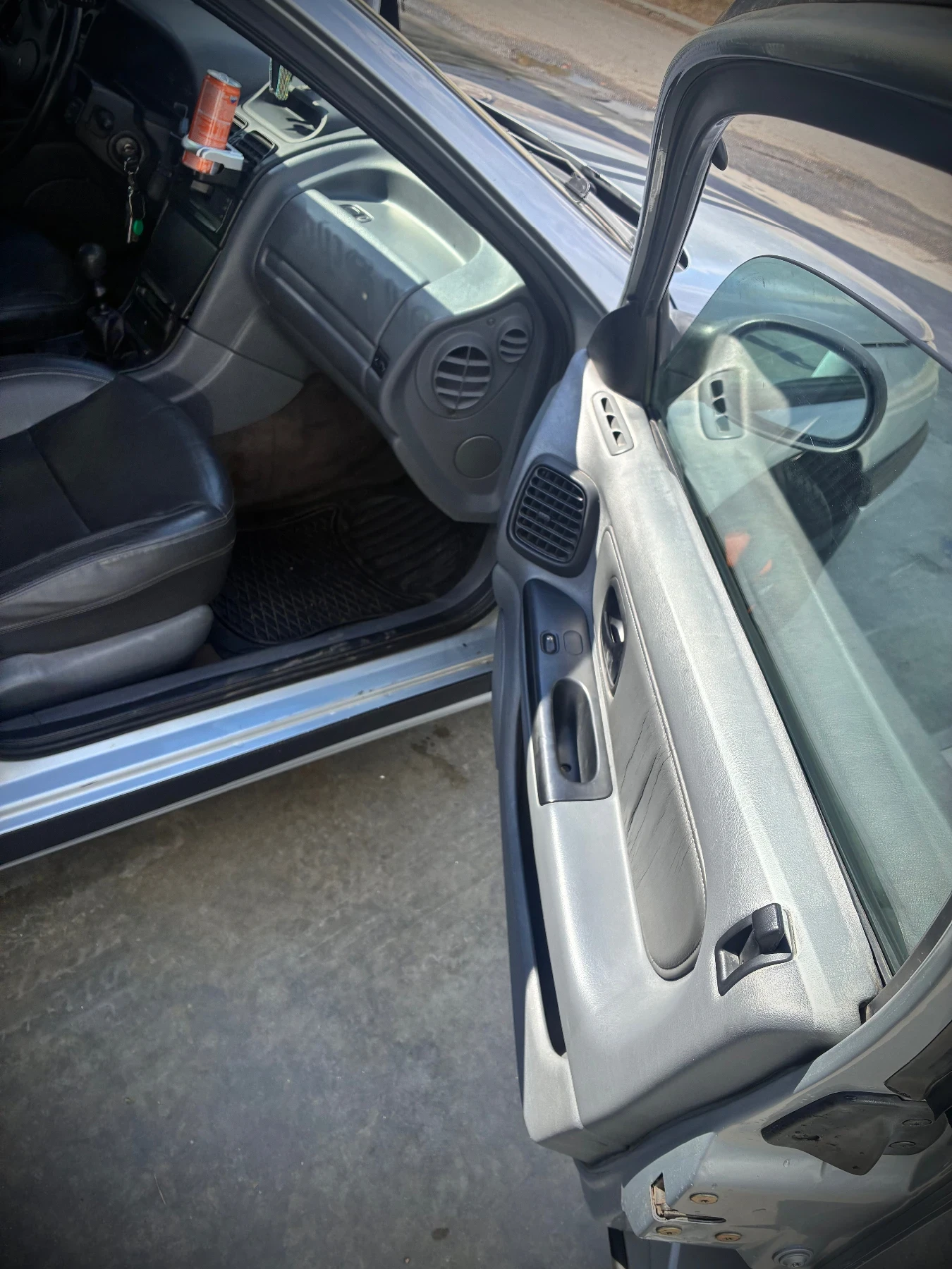Renault Laguna 2.0 бензин , снимка 12 - Автомобили и джипове - 56252918