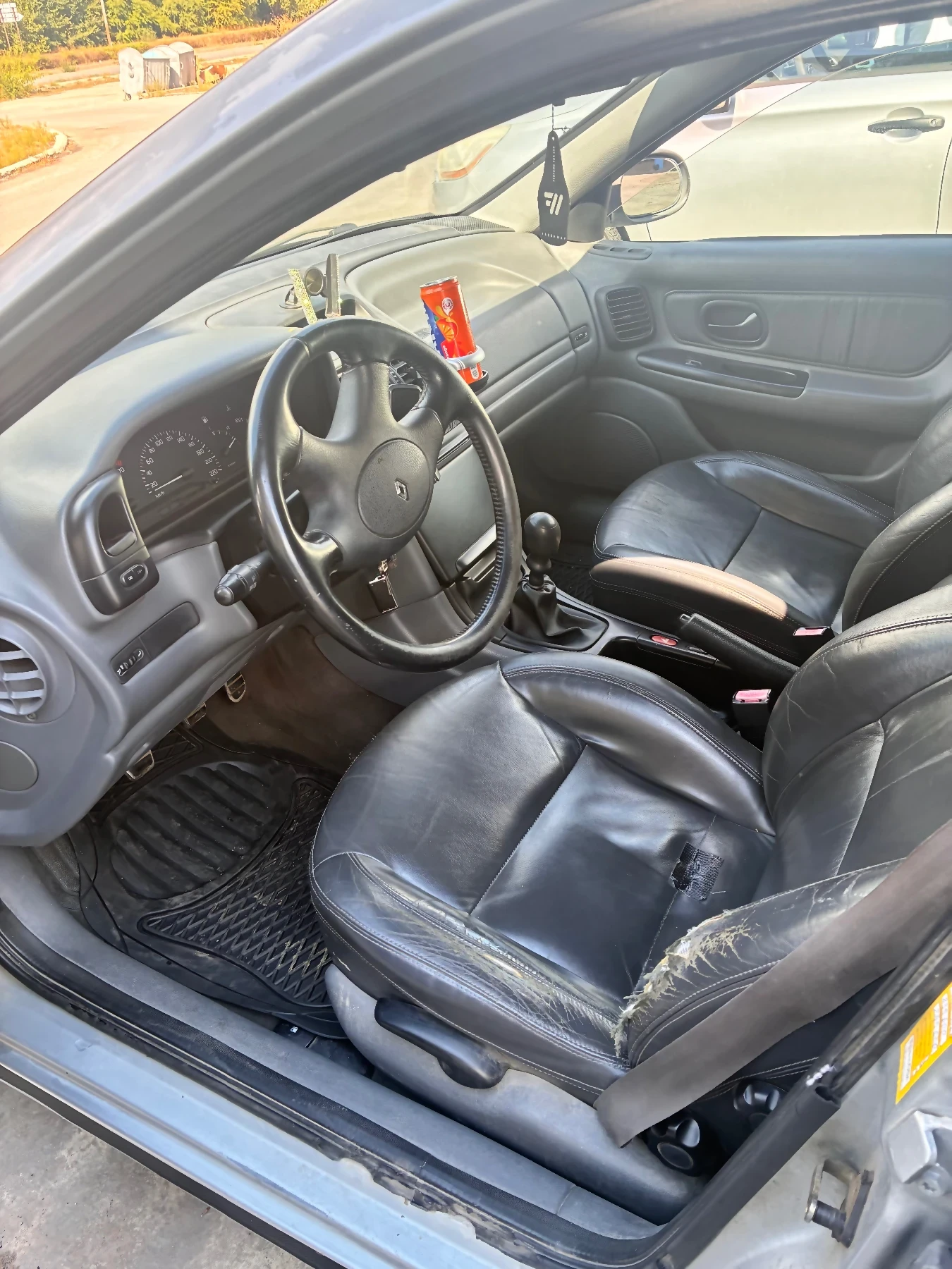 Renault Laguna 2.0 бензин , снимка 11 - Автомобили и джипове - 56252918