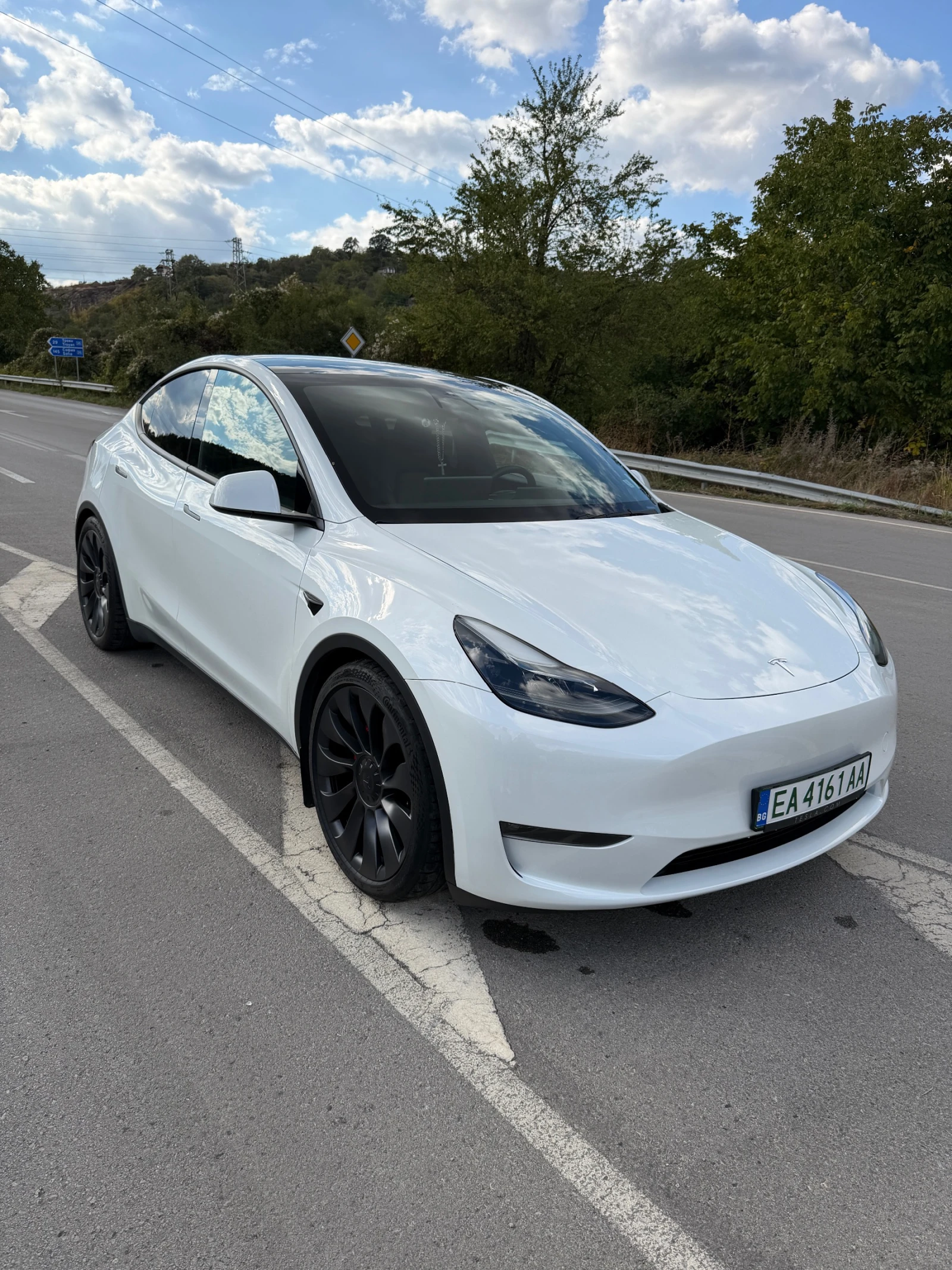 Tesla Model Y Performance, снимка 6 - Автомобили и джипове - 56262439