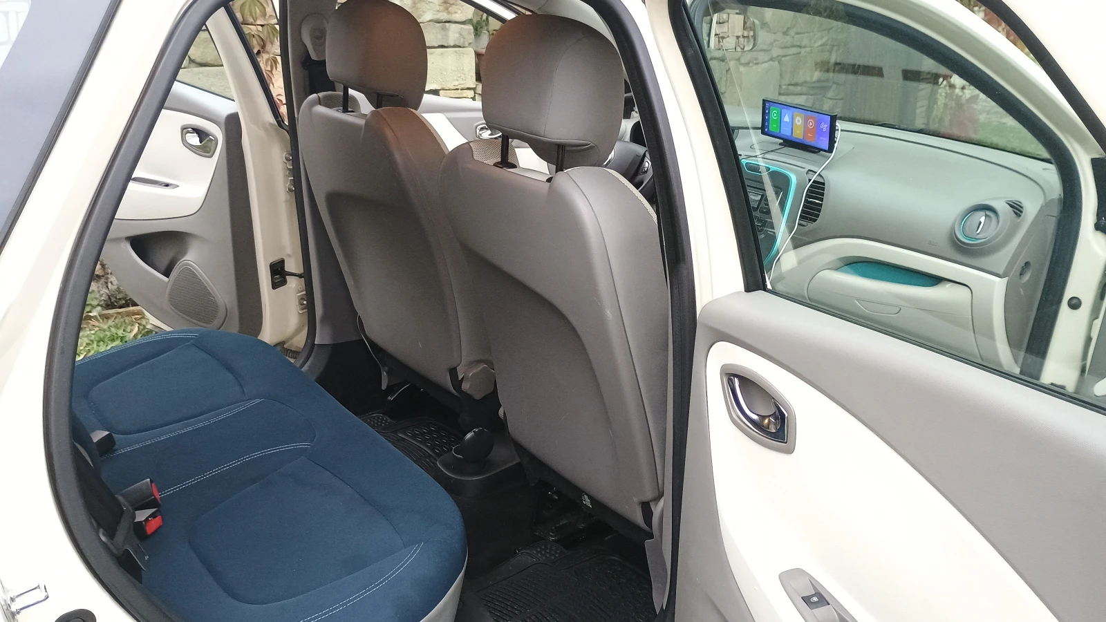 Renault Captur, снимка 14 - Автомобили и джипове - 56562679