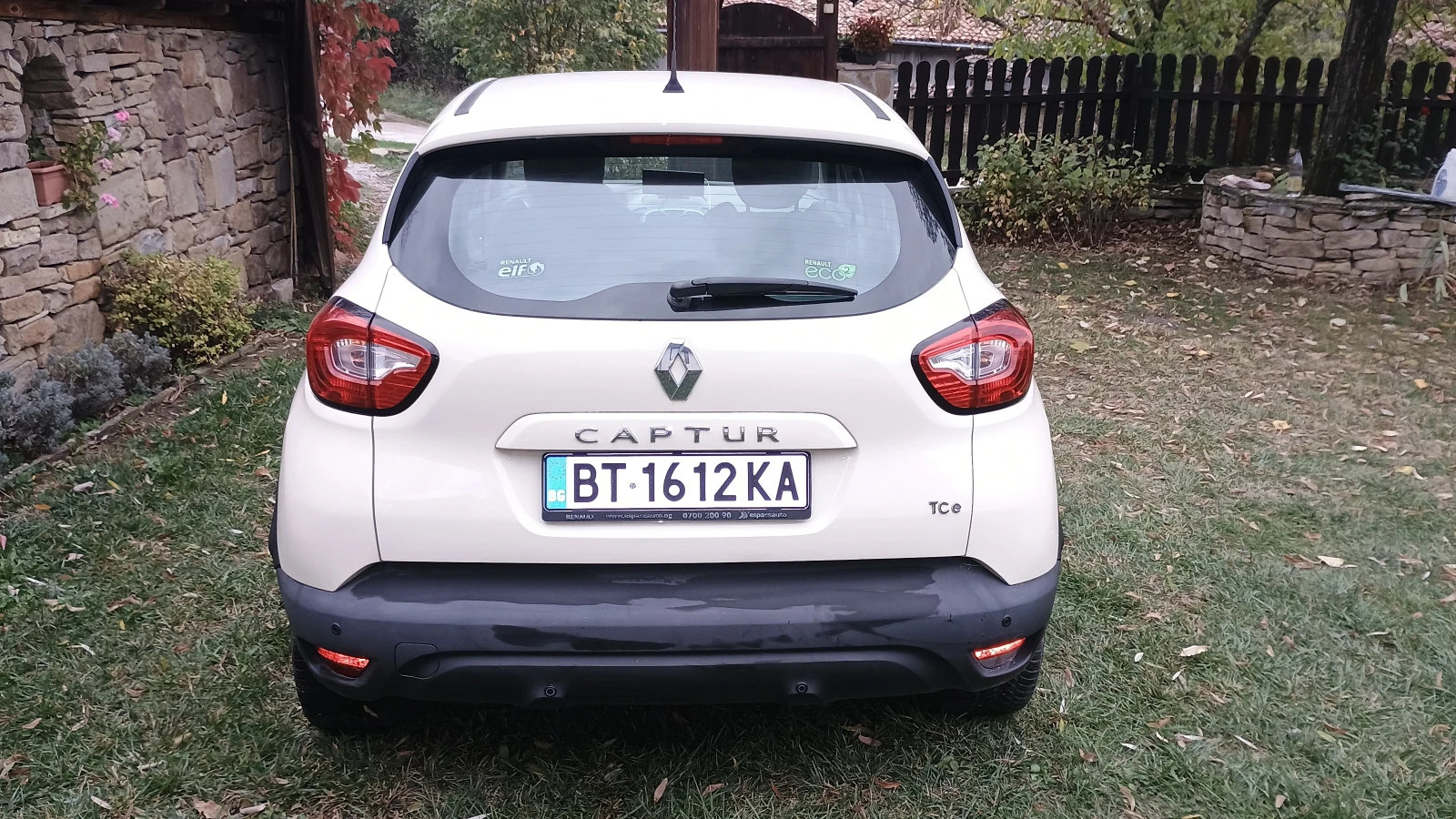 Renault Captur, снимка 7 - Автомобили и джипове - 56562679