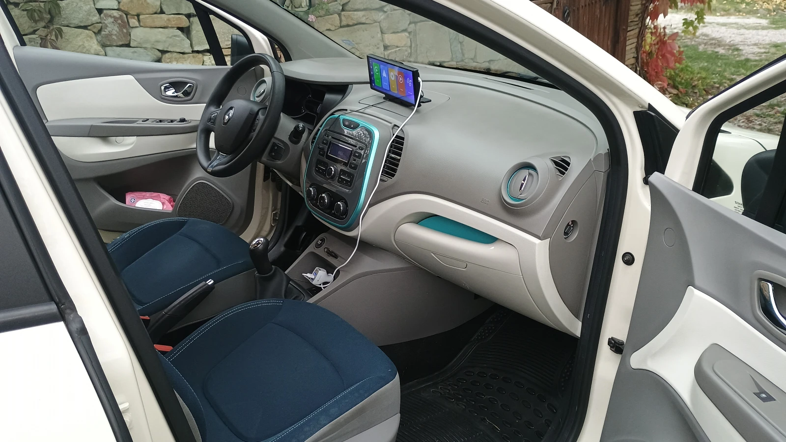 Renault Captur, снимка 13 - Автомобили и джипове - 56562679