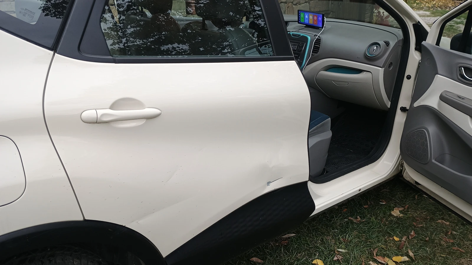 Renault Captur, снимка 15 - Автомобили и джипове - 56562679