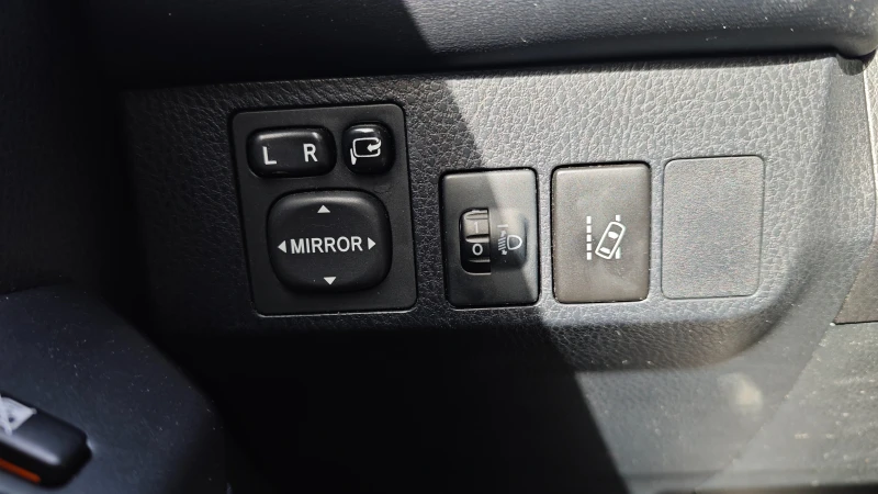 Toyota Rav4 2.0, снимка 14 - Автомобили и джипове - 52472770