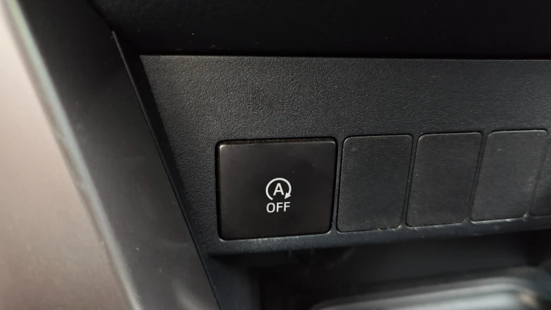 Toyota Rav4 2.0, снимка 15 - Автомобили и джипове - 52472770