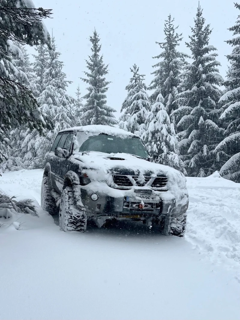 Nissan Patrol, снимка 14 - Автомобили и джипове - 52494416