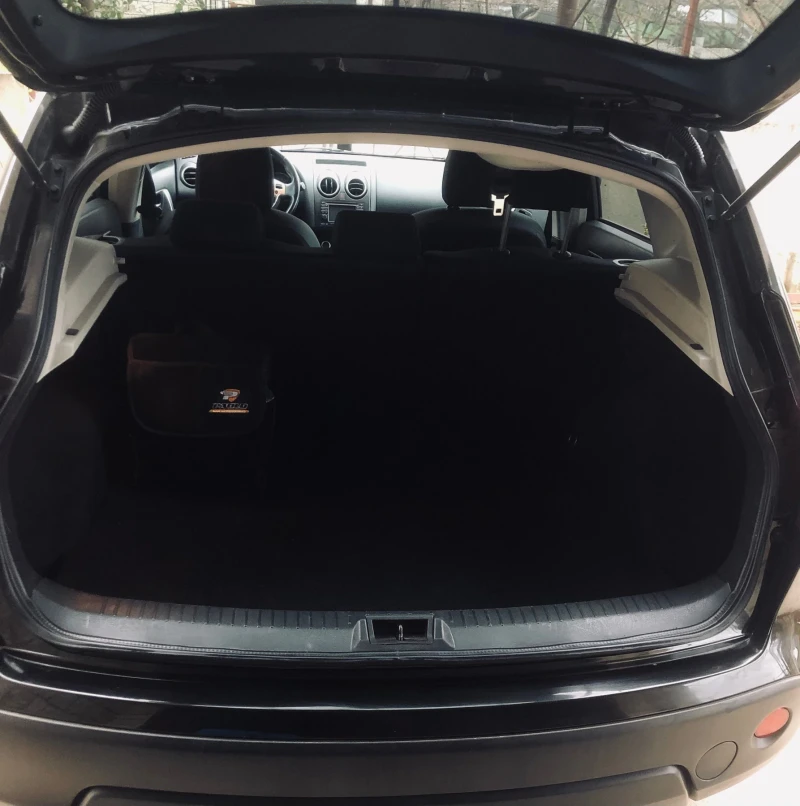 Nissan Qashqai 2.0, снимка 14 - Автомобили и джипове - 52857221
