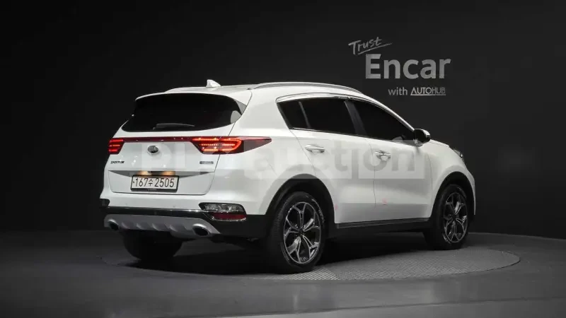 Kia Sportage 2.0 CRDI/ОБДУХВАНЕ / DISTRONIC / ВКЛЮЧЕН ТЕХНОТЕСТ, снимка 5 - Автомобили и джипове - 54208958