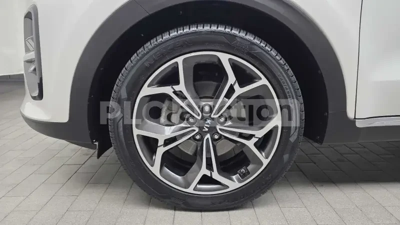 Kia Sportage 2.0 CRDI/ОБДУХВАНЕ / DISTRONIC / ВКЛЮЧЕН ТЕХНОТЕСТ, снимка 12 - Автомобили и джипове - 54208958