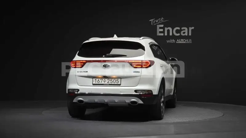 Kia Sportage 2.0 CRDI/ОБДУХВАНЕ / DISTRONIC / ВКЛЮЧЕН ТЕХНОТЕСТ, снимка 3 - Автомобили и джипове - 54208958