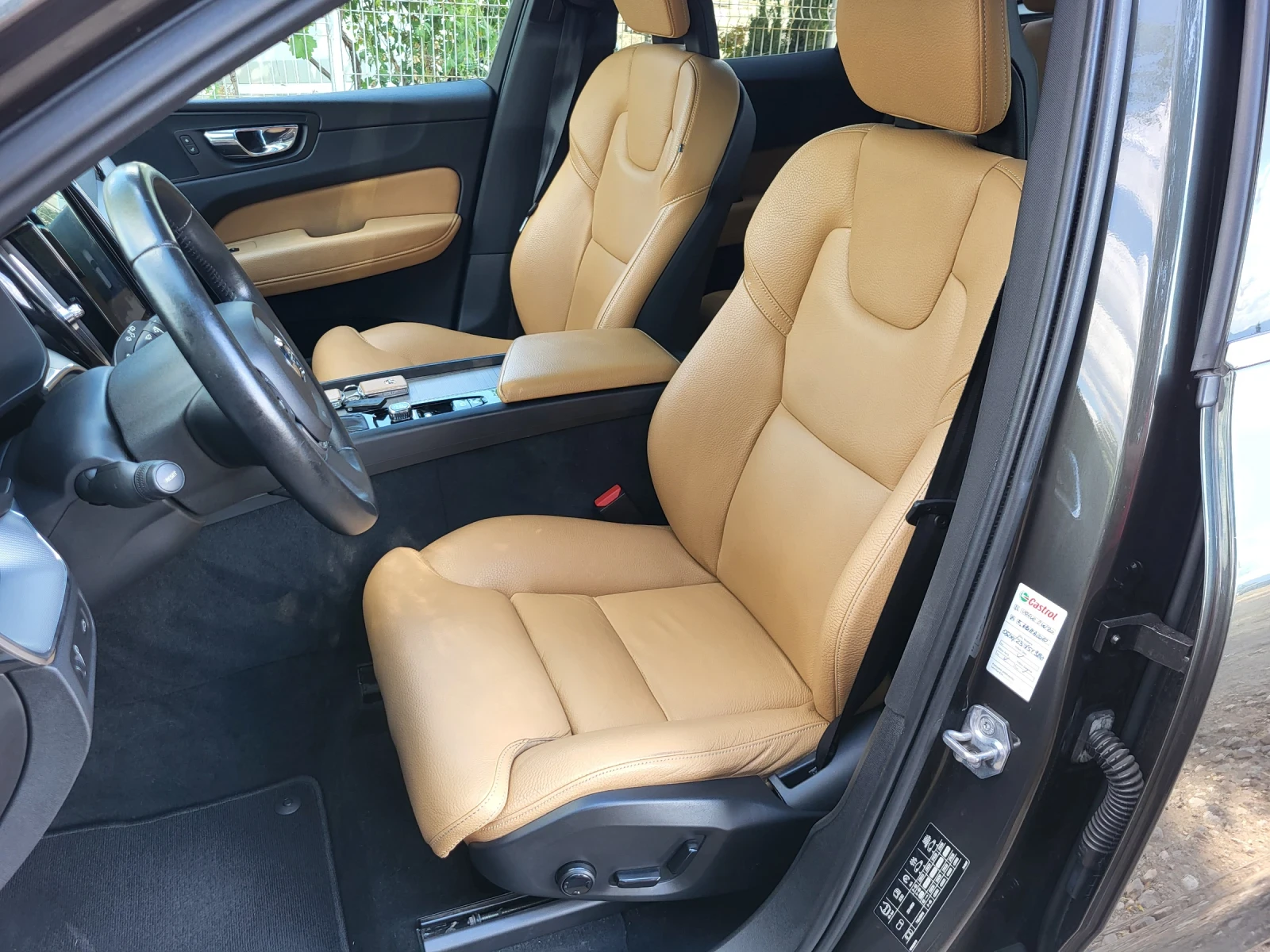 Volvo XC60 2.0 D4 190 KC INSCRIPTION ВСИЧКИ ЕКСТРИ EURO 6D - изображение 8