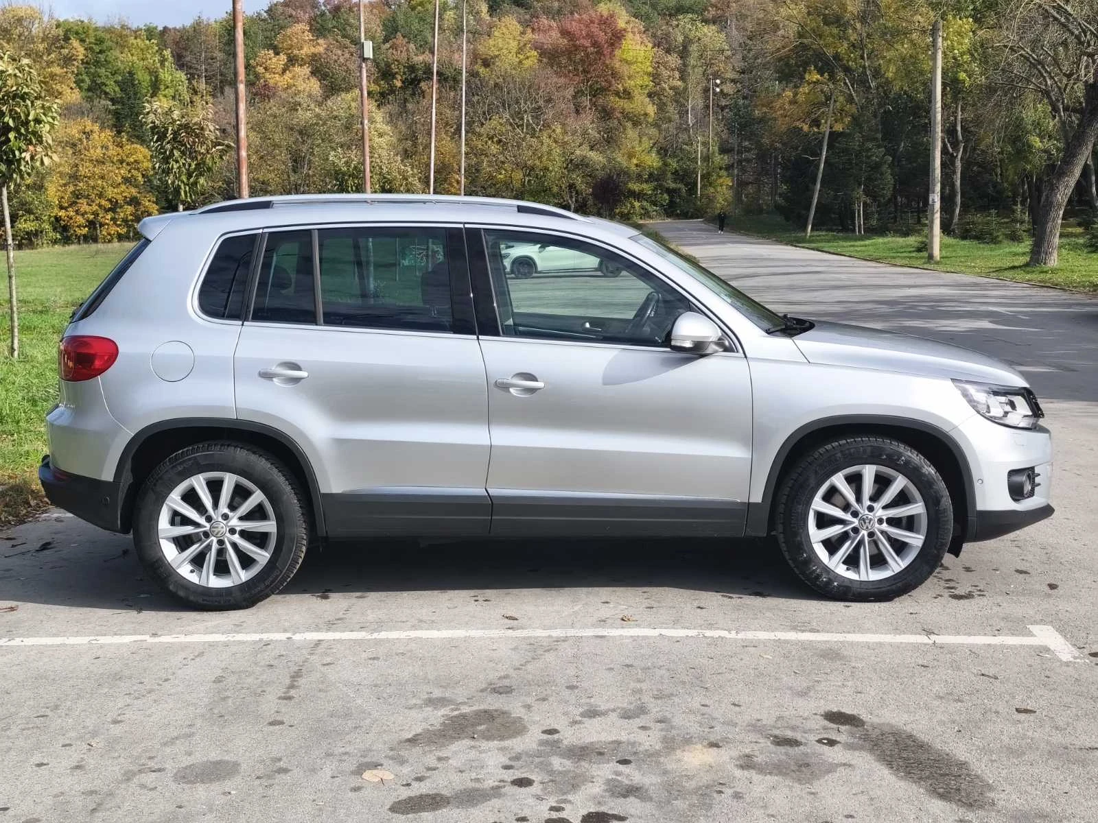 VW Tiguan 2.0 TDI* 140kc* Кожа* Ръчни - изображение 5