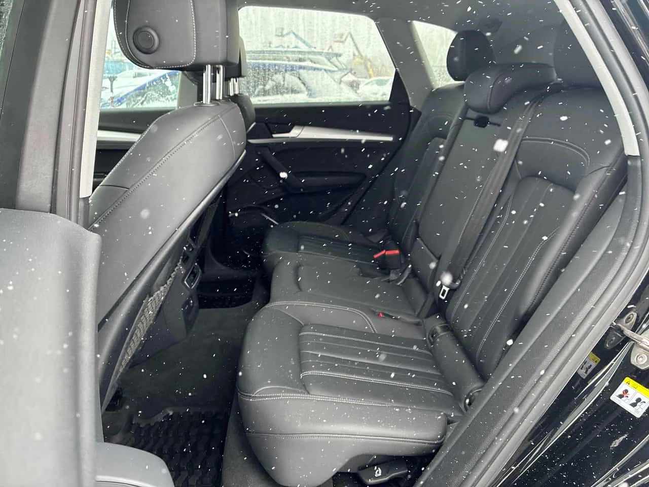 Audi Q5 * Komfort * CARFAX * ДИСТРОНИК * КАМЕРА * ПОДГРЕВ, снимка 14 - Автомобили и джипове - 53953643