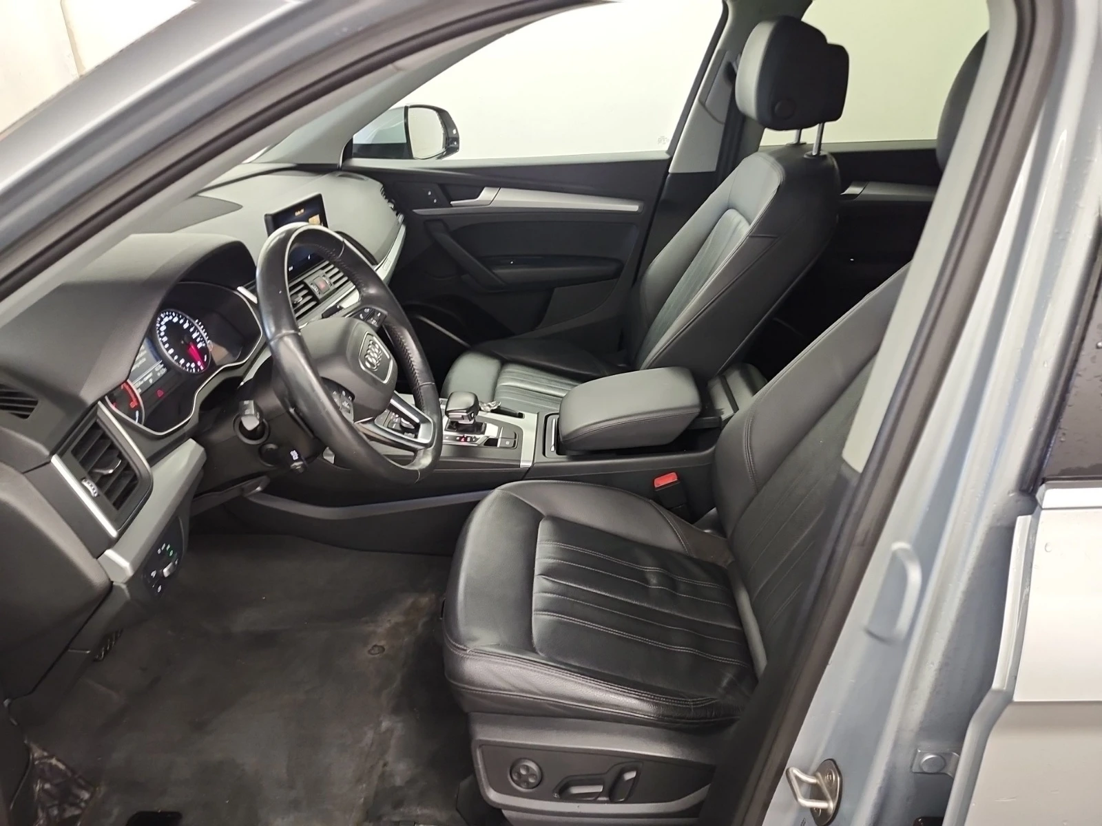 Audi Q5 KOMFORT * * CARFAX * * АВТО КРЕДИТ * * , снимка 5 - Автомобили и джипове - 53961887